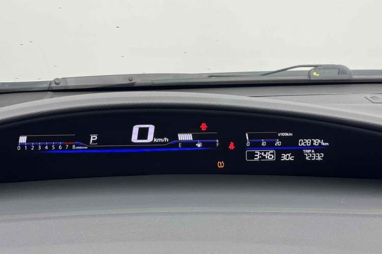 Used Honda Jade 2017 210 TURBO CVT Luxury Edition 5 Seats Odometer Close Up