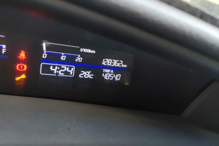 Used Honda Jade 2017 210 TURBO CVT Luxury Edition 5 Seats Odometer Close Up