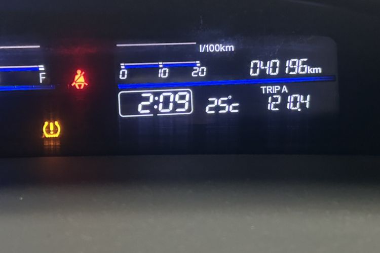 Used Honda Jade 2017 1.8L automatic Comfort version 5 seats Odometer Close Up