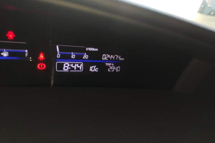 Used Honda Jade 2017 1.8L Automatic Classic Edition 5 seats Odometer Close Up