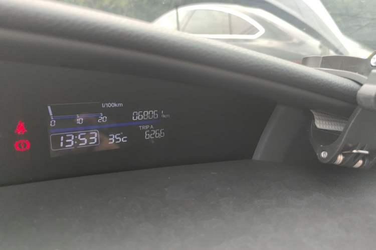 Used Honda Jade 2017 210 TURBO CVT Luxury Edition 5 Seats Odometer Close Up