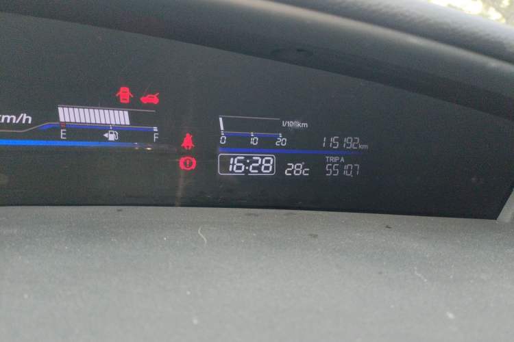 Used Honda Jade 2017 1.8L automatic Comfort version 5 seats Odometer Close Up