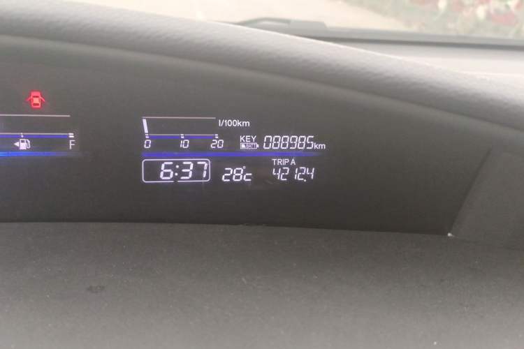 Used Honda Jade 2017 1.8L automatic Comfort version 5 seats Odometer Close Up