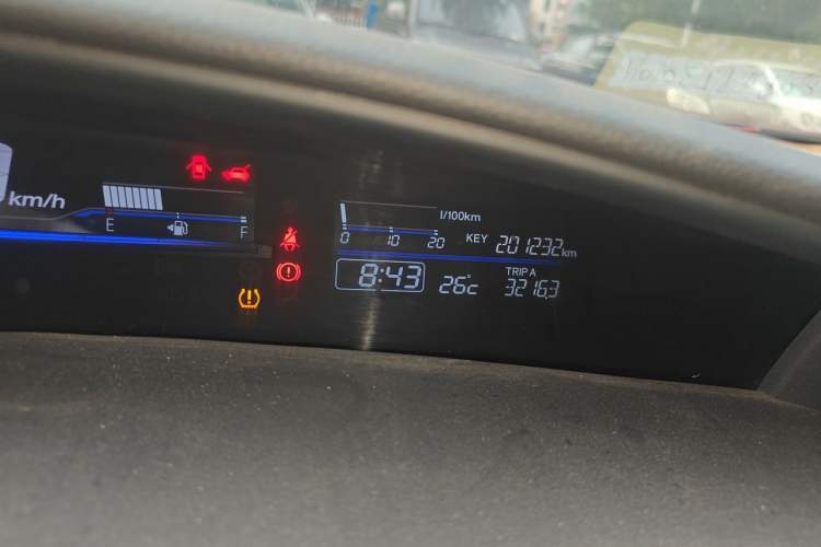 Used Honda Jade 2017 1.8L automatic Comfort version 5 seats Odometer Close Up