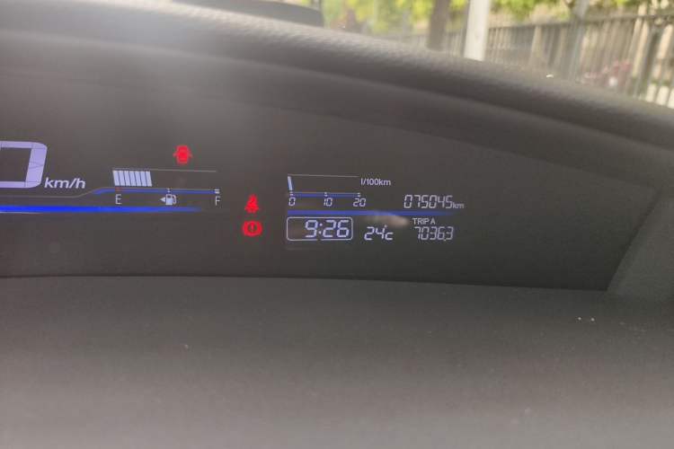 Used Honda Jade 2017 1.8L automatic Comfort version 5 seats Odometer Close Up