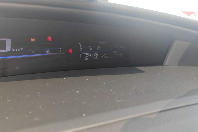 Used Honda Jade 2017 1.8L automatic Comfort version 5 seats Odometer Close Up