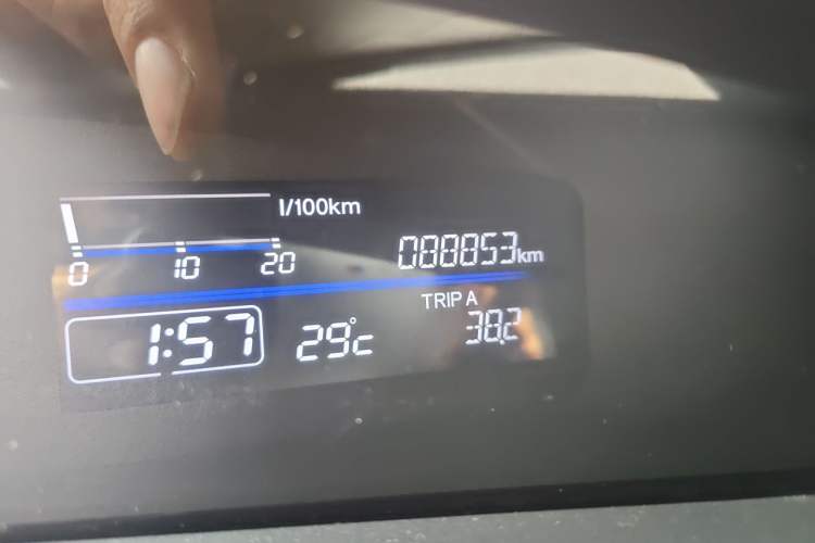 Used Honda Jade 2017 1.8L Automatic Classic Edition 5 seats Odometer Close Up