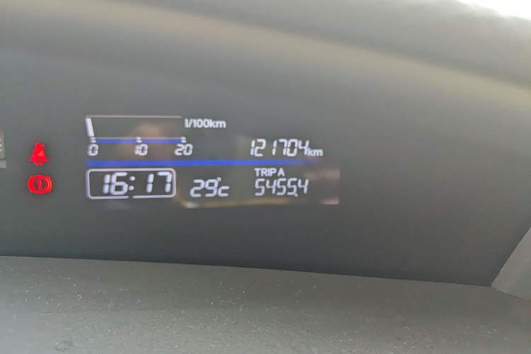 Used Honda Jade 2017 210 TURBO CVT Luxury Edition 5 Seats Odometer Close Up