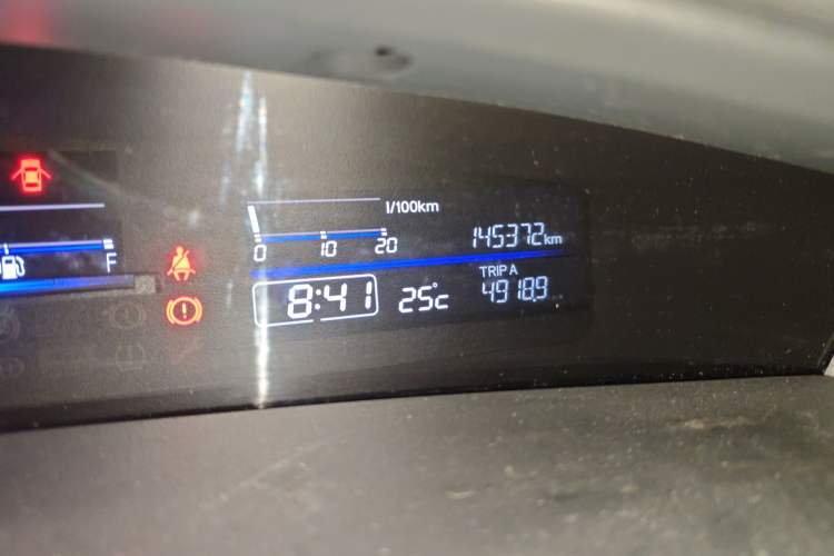 Used Honda Jade 2017 1.8L automatic Comfort version 5 seats Odometer Close Up
