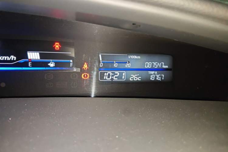 Used Honda Jade 2017 1.8L automatic Comfort version 5 seats Odometer Close Up