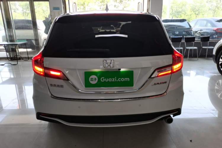 Used Honda Jade 2017 1.8L automatic Comfort version 5 seats Rear