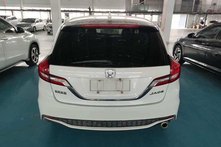 Used Honda Jade 2017 1.8L automatic Comfort version 5 seats Rear