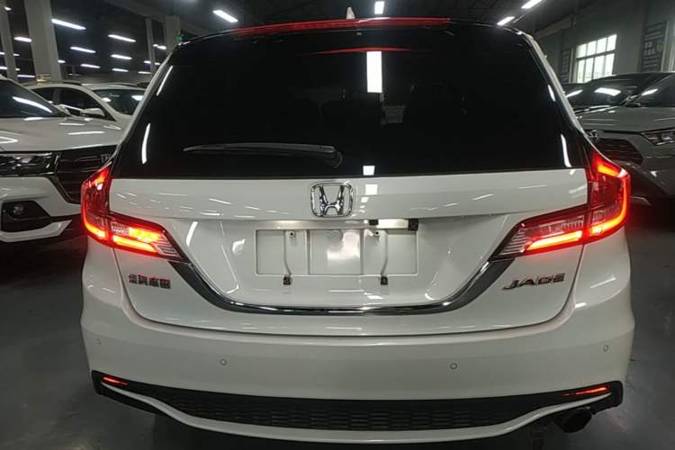 Used Honda Jade 2017 1.8L automatic Comfort version 5 seats Rear