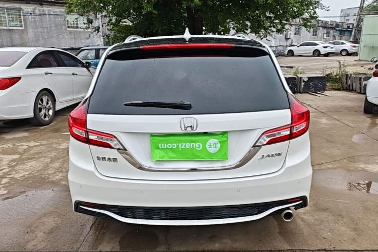 Used Honda Jade 2017 1.8L automatic Comfort version 5 seats Rear