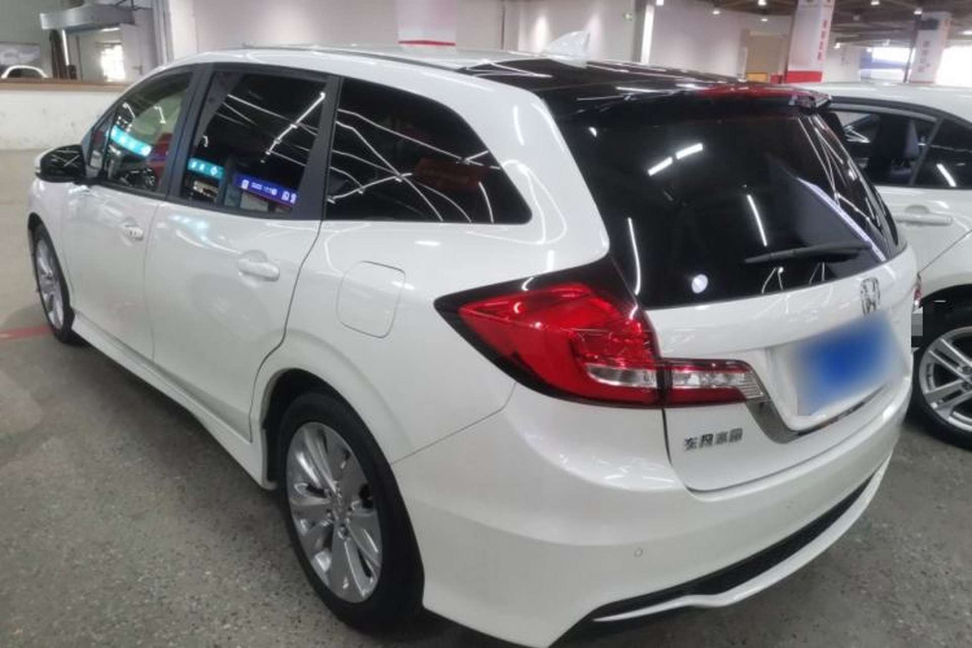 Used Honda Jade 2017 1.8L automatic Comfort version 5 seats Rear Left 45 Deg