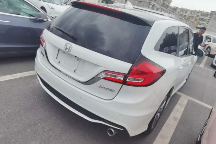 Used Honda Jade 2017 1.8L automatic Comfort version 5 seats Rear Right 45 Deg