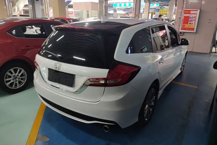 Used Honda Jade 2017 1.8L automatic Comfort version 6 seats Rear Right 45 Deg