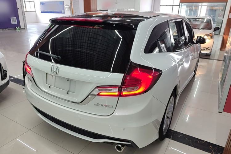 Used Honda Jade 2017 1.8L automatic Comfort version 5 seats Rear Right 45 Deg