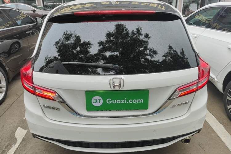 Used Honda Jade 2017 1.8L automatic Comfort version 5 seats Rear