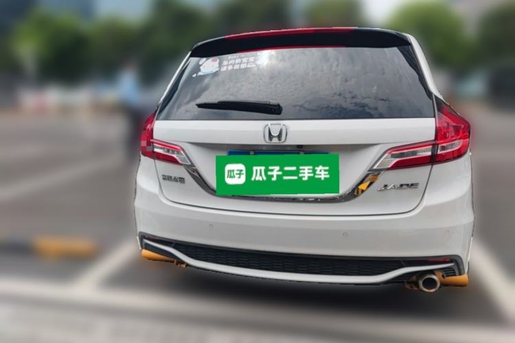 Used Honda Jade 2017 1.8L automatic Comfort version 5 seats Rear