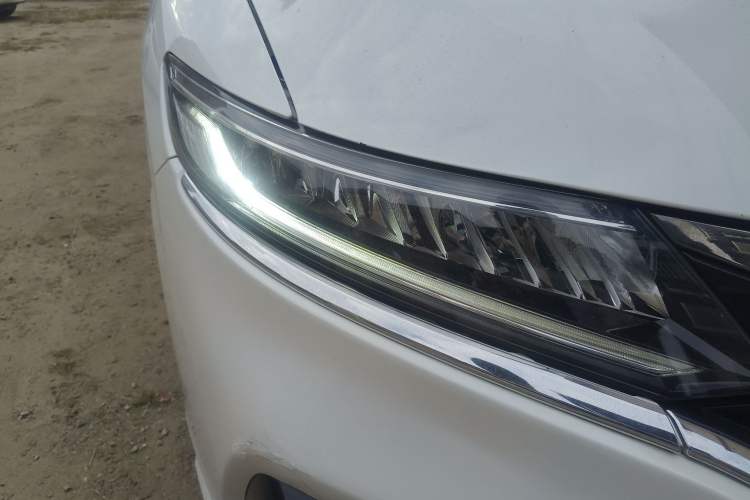 Used Honda Jade 2017 210 TURBO CVT Luxury Edition 5 Seats Right Front Headlight