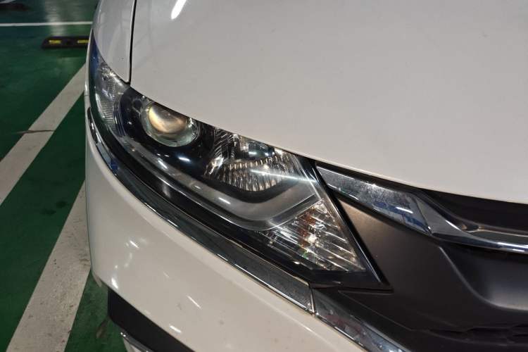 Used Honda Jade 2017 1.8L automatic Comfort version 5 seats Right Front Headlight