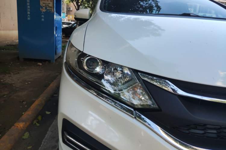 Used Honda Jade 2017 1.8L automatic Comfort version 5 seats Right Front Headlight