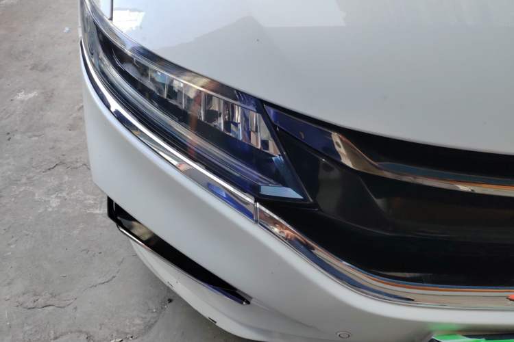 Used Honda Jade 2017 210 TURBO CVT Luxury Edition 5 Seats Right Front Headlight