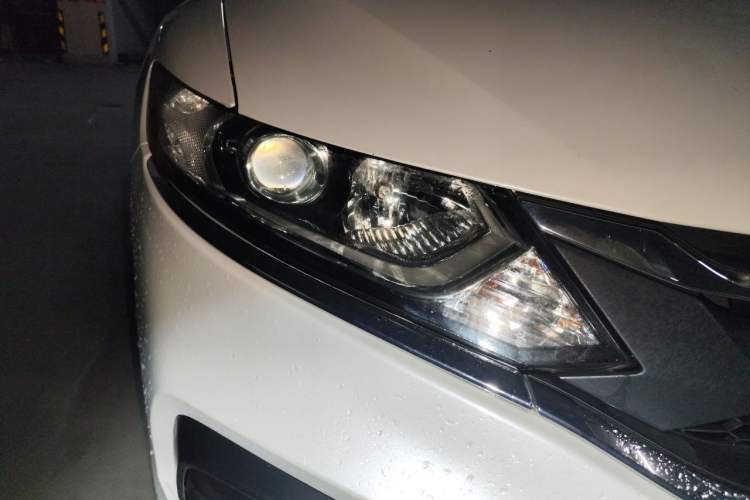 Used Honda Jade 2017 1.8L Automatic Classic Edition 5 seats Right Front Headlight