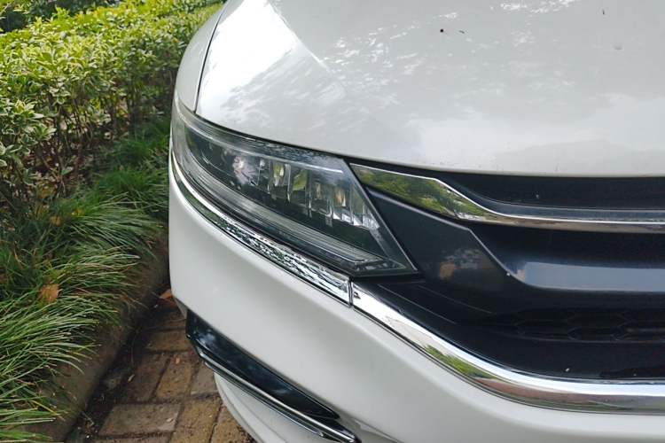 Used Honda Jade 2017 210 TURBO CVT Luxury Edition 5 Seats Right Front Headlight