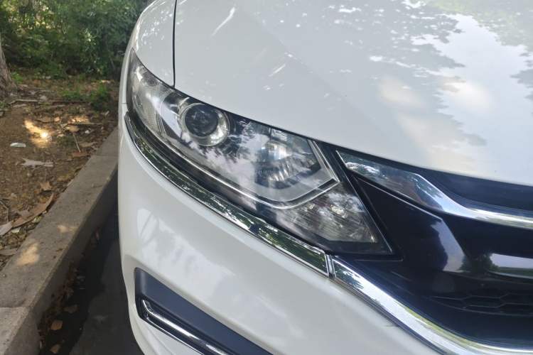 Used Honda Jade 2017 1.8L automatic Comfort version 5 seats Right Front Headlight