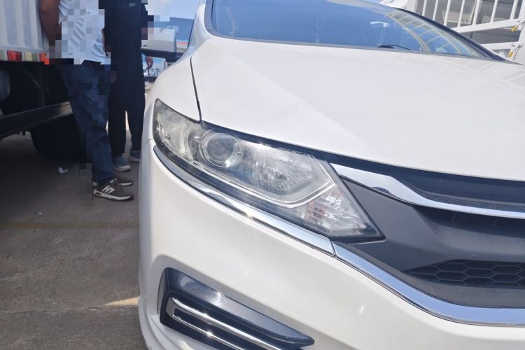 Used Honda Jade 2017 1.8L Automatic Classic Edition 5 seats Right Front Headlight