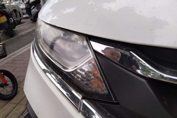 Used Honda Jade 2017 1.8L Automatic Classic Edition 5 seats Right Front Headlight