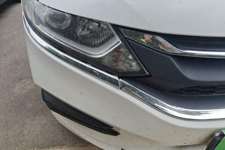 Used Honda Jade 2017 1.8L Automatic Classic Edition 5 seats Right Front Headlight