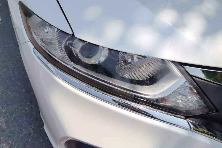Used Honda Jade 2017 1.8L automatic Comfort version 5 seats Right Front Headlight