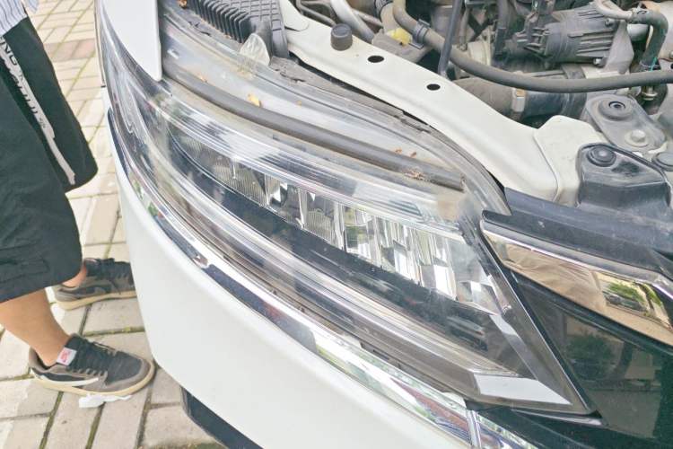Used Honda Jade 2017 210 TURBO CVT Luxury Edition 5 Seats Right Front Headlight