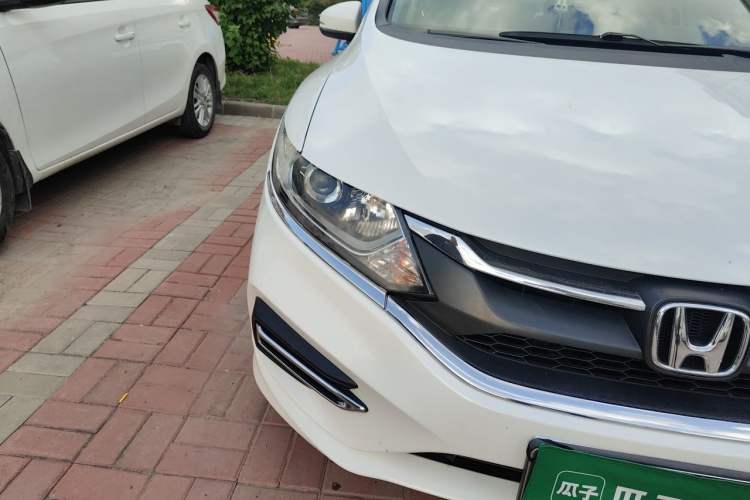 Used Honda Jade 2017 1.8L automatic Comfort version 5 seats Right Front Headlight