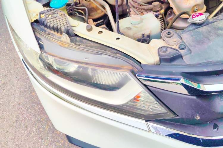 Used Honda Jade 2017 1.8L automatic Comfort version 5 seats Right Front Headlight