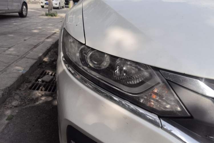 Used Honda Jade 2017 1.8L automatic Comfort version 5 seats Right Front Headlight