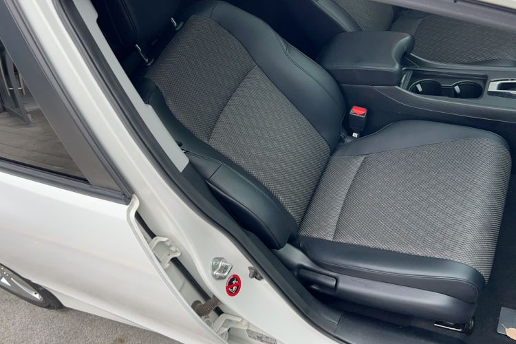 Used Honda Jade 2017 1.8L automatic Comfort version 5 seats Right Front Seat
