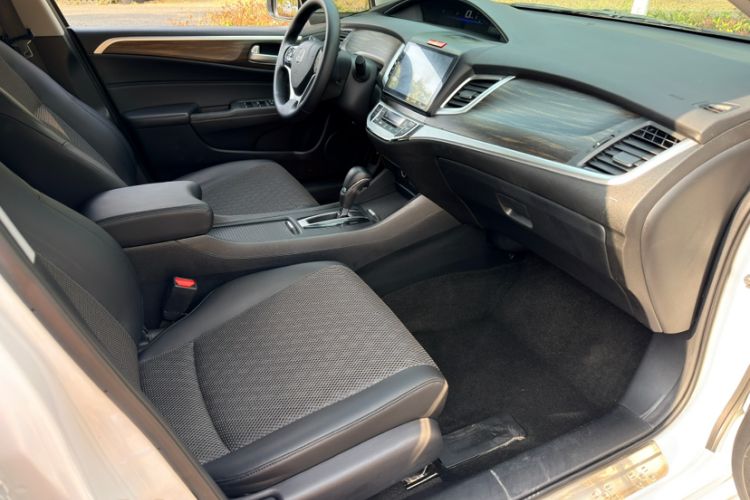 Used Honda Jade 2017 1.8L automatic Comfort version 5 seats Right Front Seat