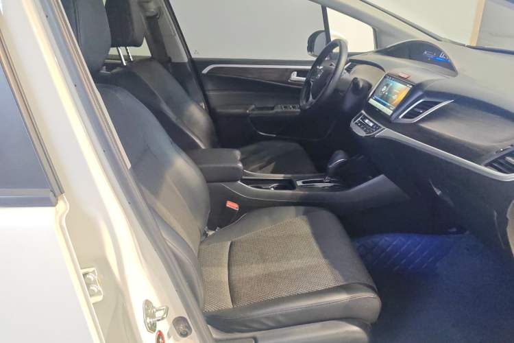 Used Honda Jade 2017 1.8L automatic Comfort version 5 seats Right Front Seat