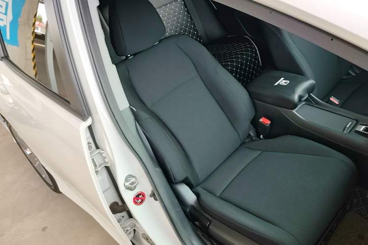 Used Honda Jade 2017 1.8L Automatic Classic Edition 5 seats Right Front Seat