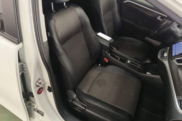 Used Honda Jade 2017 1.8L automatic Comfort version 5 seats Right Front Seat