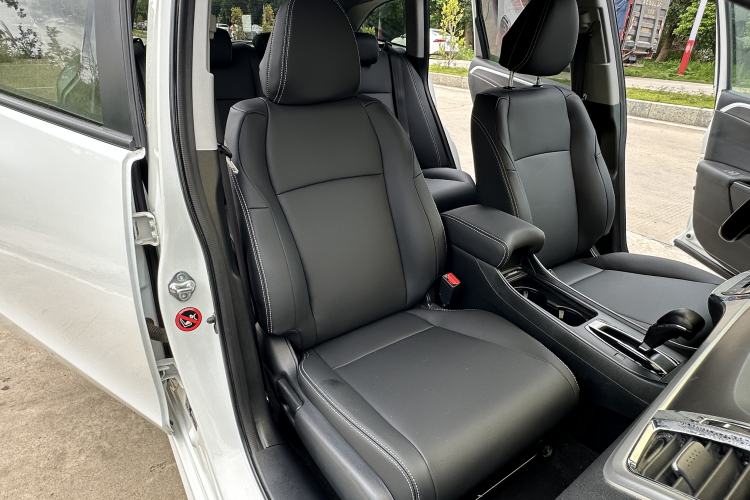 Used Honda Jade 2017 1.8L Automatic Classic Edition 5 seats Right Front Seat