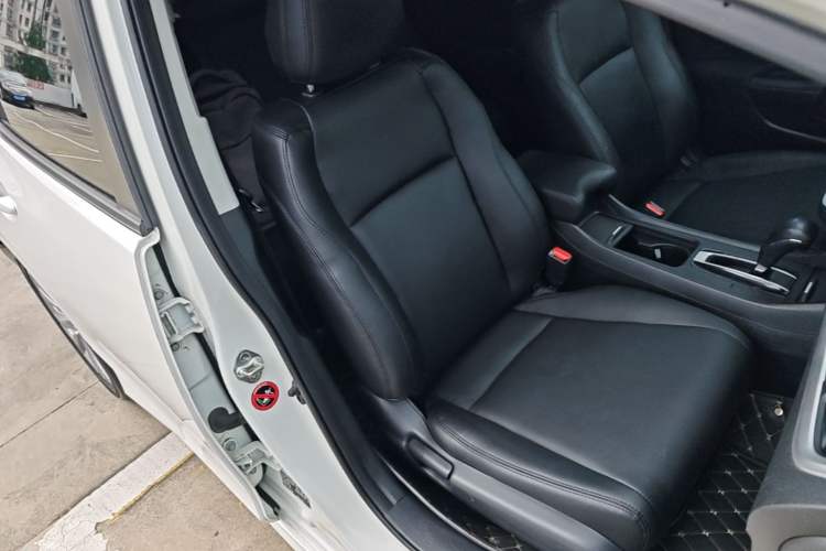 Used Honda Jade 2017 1.8L Automatic Classic Edition 5 seats Right Front Seat