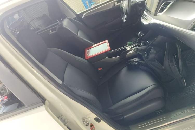 Used Honda Jade 2017 1.8L Automatic Classic Edition 5 seats Right Front Seat