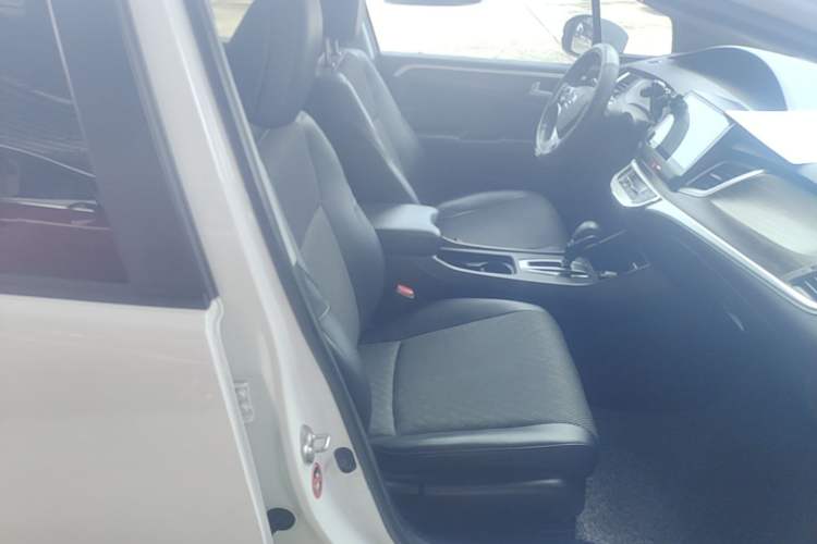Used Honda Jade 2017 1.8L automatic Comfort version 5 seats Right Front Seat