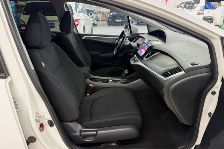 Used Honda Jade 2017 1.8L Automatic Classic Edition 5 seats Right Front Seat