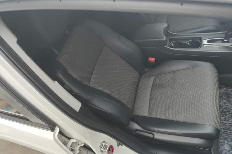 Used Honda Jade 2017 1.8L automatic Comfort version 5 seats Right Front Seat
